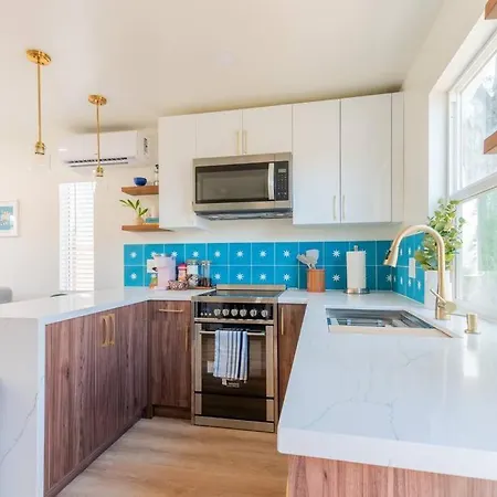 Casita Amarilla, Tiny House Villa